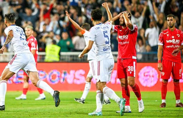 Neluț Roșu, autogol la Galați, și-a turnat cenușă în cap: „Dacă eram în atac o dădeam 5-10 metri peste poartă”