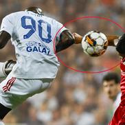 Faza controversată din Oțelul - Dinamo, surprinsă de fotoreporterul GSP Raed Krishan