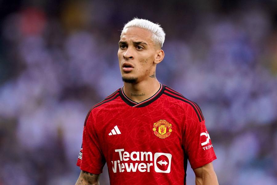Antony nu strălucește la Manchester United Mourinho vrea să dea lovitura spre finalul mercato: jucătorul de 95 de milioane, așteptat la Fenerbahce!