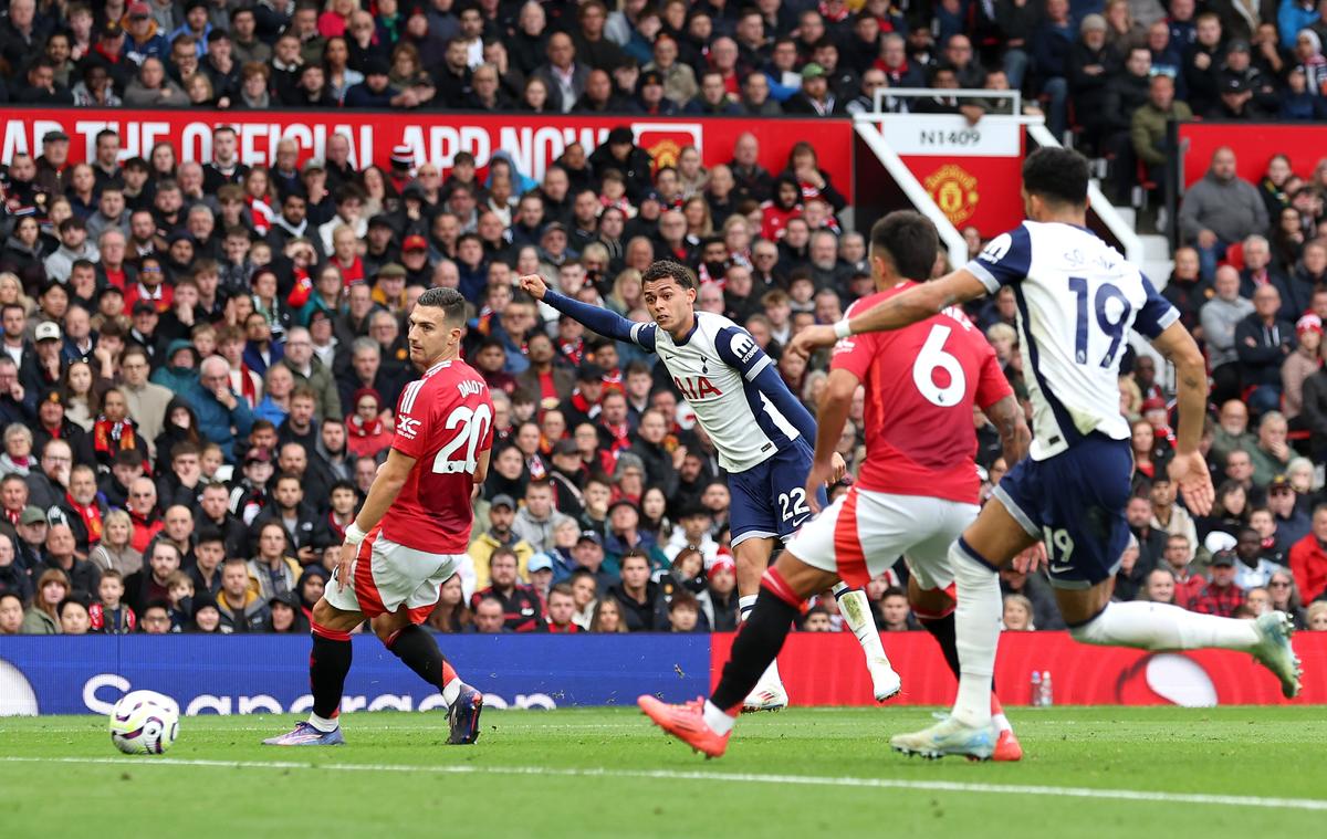 Manchester United - Tottenham 0-3 » 10 minute pentru Drăgușin în victoria impresionantă a lui Spurs pe Old Trafford