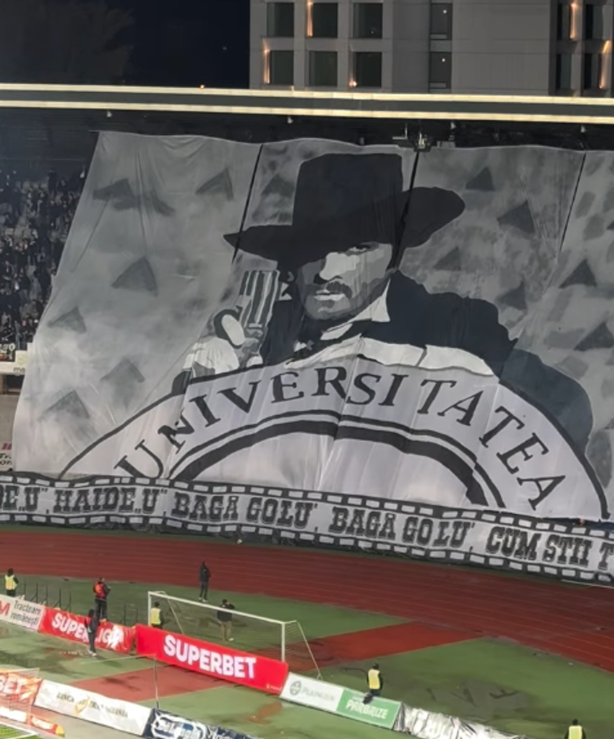 U Cluj, scenografie cu Florin Piersic la derby-ul cu CFR Cluj