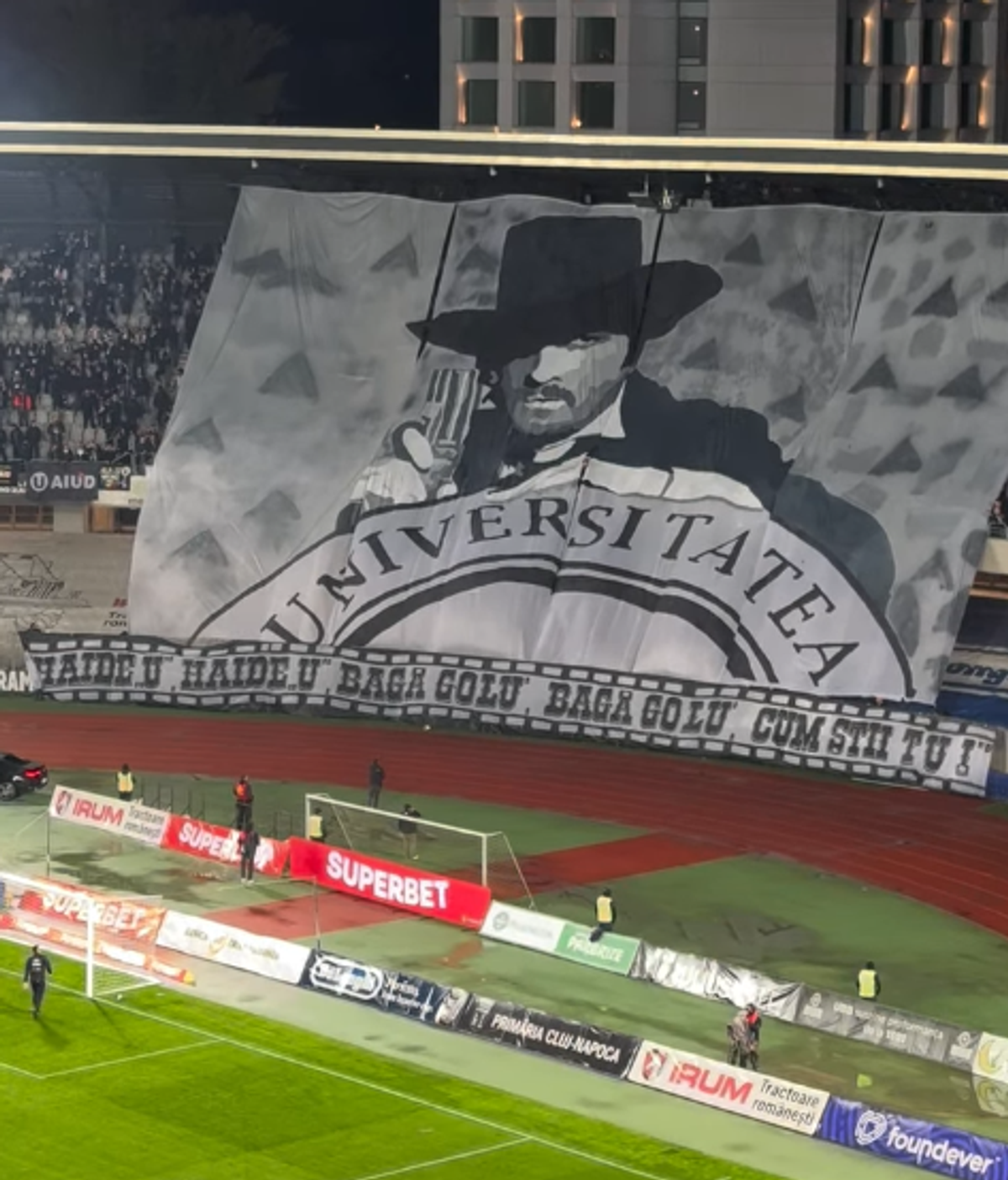 U Cluj, scenografie cu Florin Piersic la derby-ul cu CFR Cluj