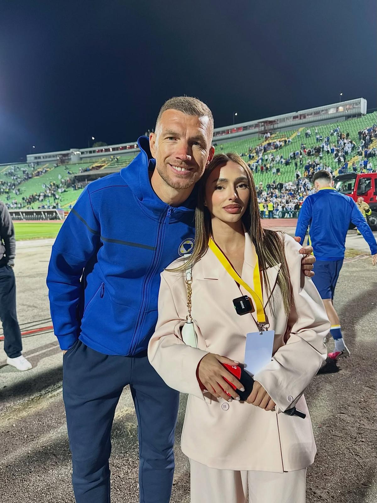 Reportera bosniacă Almina Hajradinovic/ Foto: Instagram @hajradinovicalmina