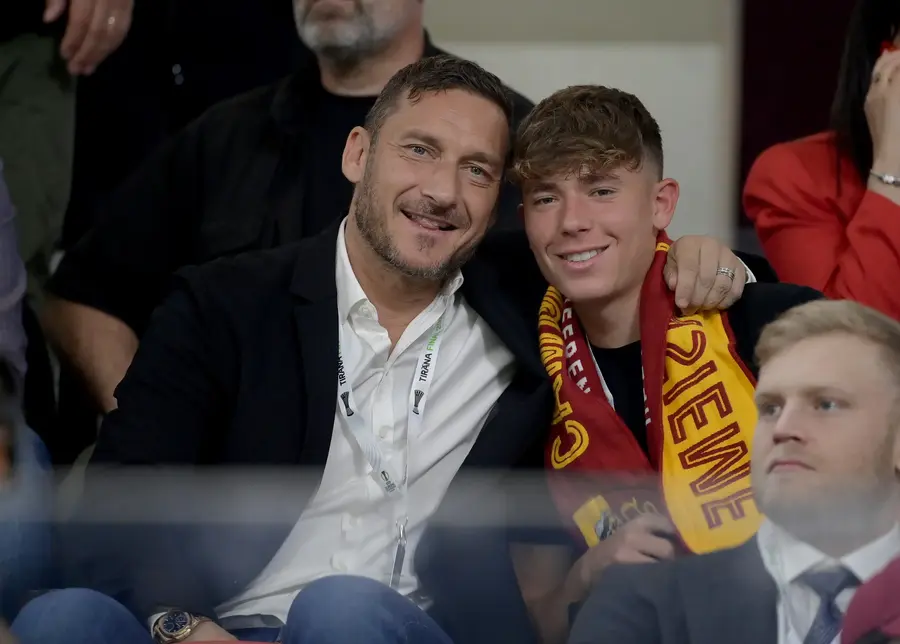 Francesco Totti și Cristian Totti // foto: instagram @francescototti „Lichidul nu ajungea până la creier” » Francesco Totti, dezvăluiri despre afecțiunea care l-a făcut pe fiul său se retragă la 19 ani