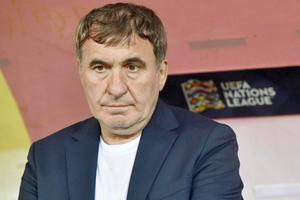 Polonezii râd de noi: „România, o echipă slabă! Îl schimbă pe Hagi?”