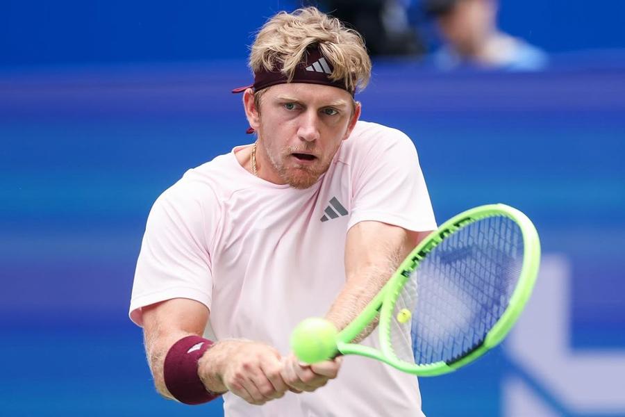 Alejandro Davidovich Fokina în acțiune în turneul de la Chengdu Foto: Chengdu Open Spaniolul Davidovich Fokina, al doilea titlu al anului și al carierei, după 5 finale pierdute consecutiv