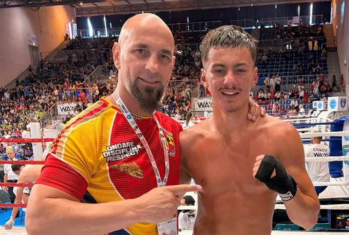 Ciprian Sora, alături de Mihai Roberto Preda, campion mondial la kickboxing/ Foto: GSP