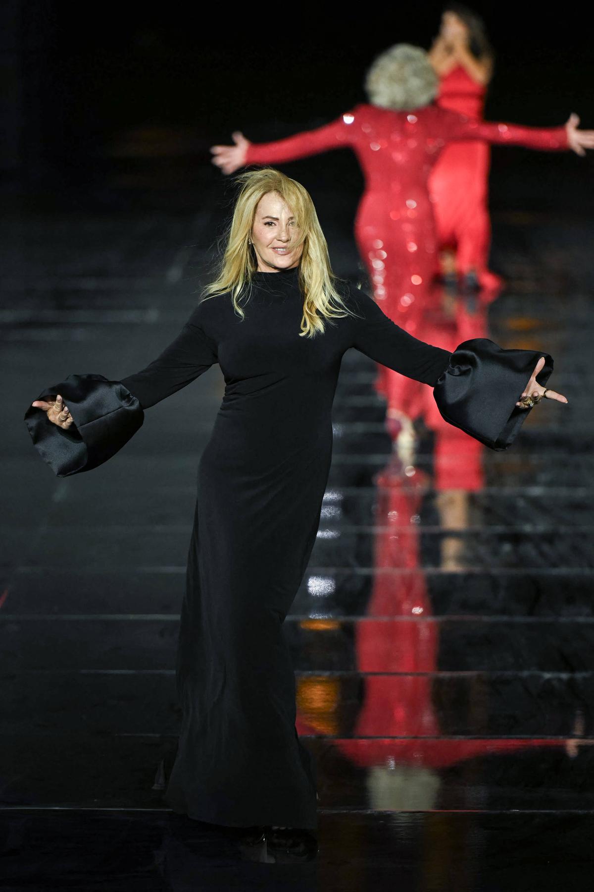 Nadia Comăneci, defilare L’Oréal