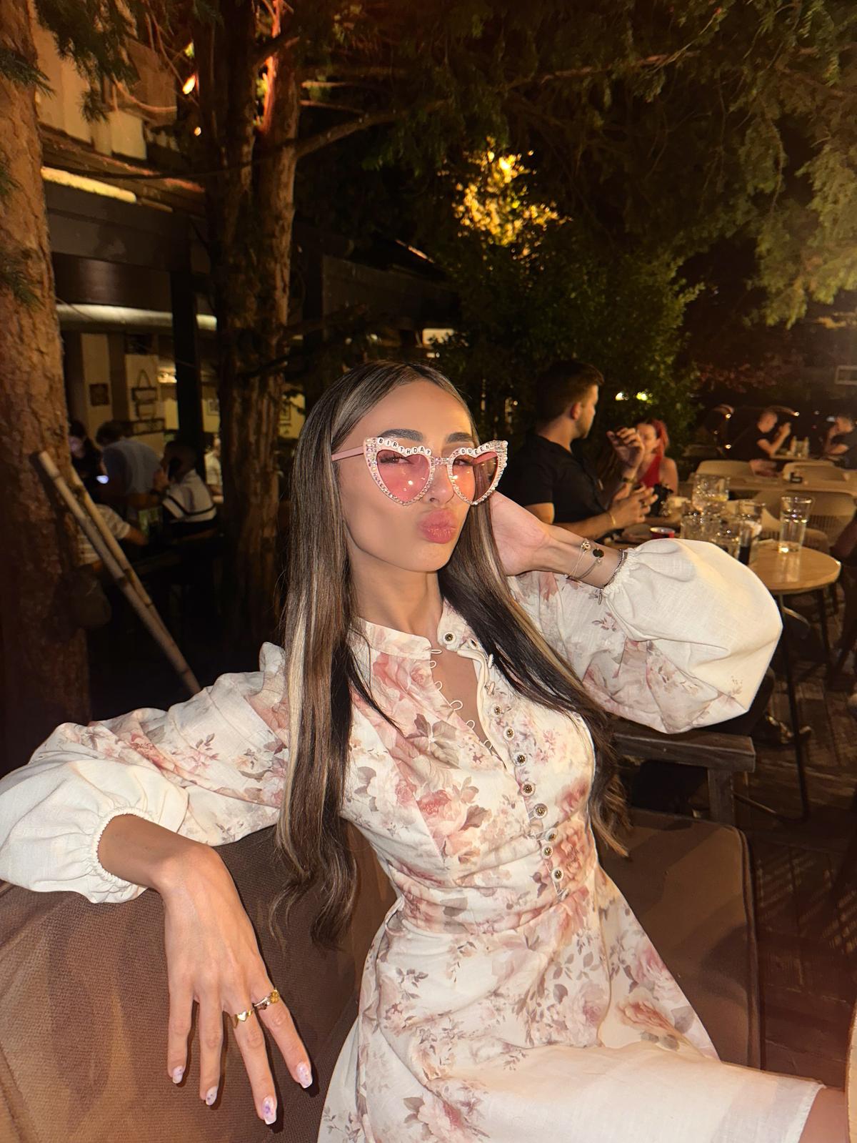 Reportera bosniacă Almina Hajradinovic/ Foto: Instagram @hajradinovicalmina