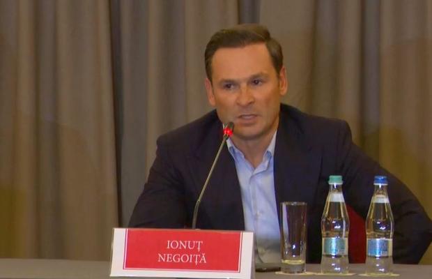 VIDEO Furtună la Dinamo, coafura rezistă » Ionuț Negoiță, surprins la salon înaintea conferinței eveniment de la Rin