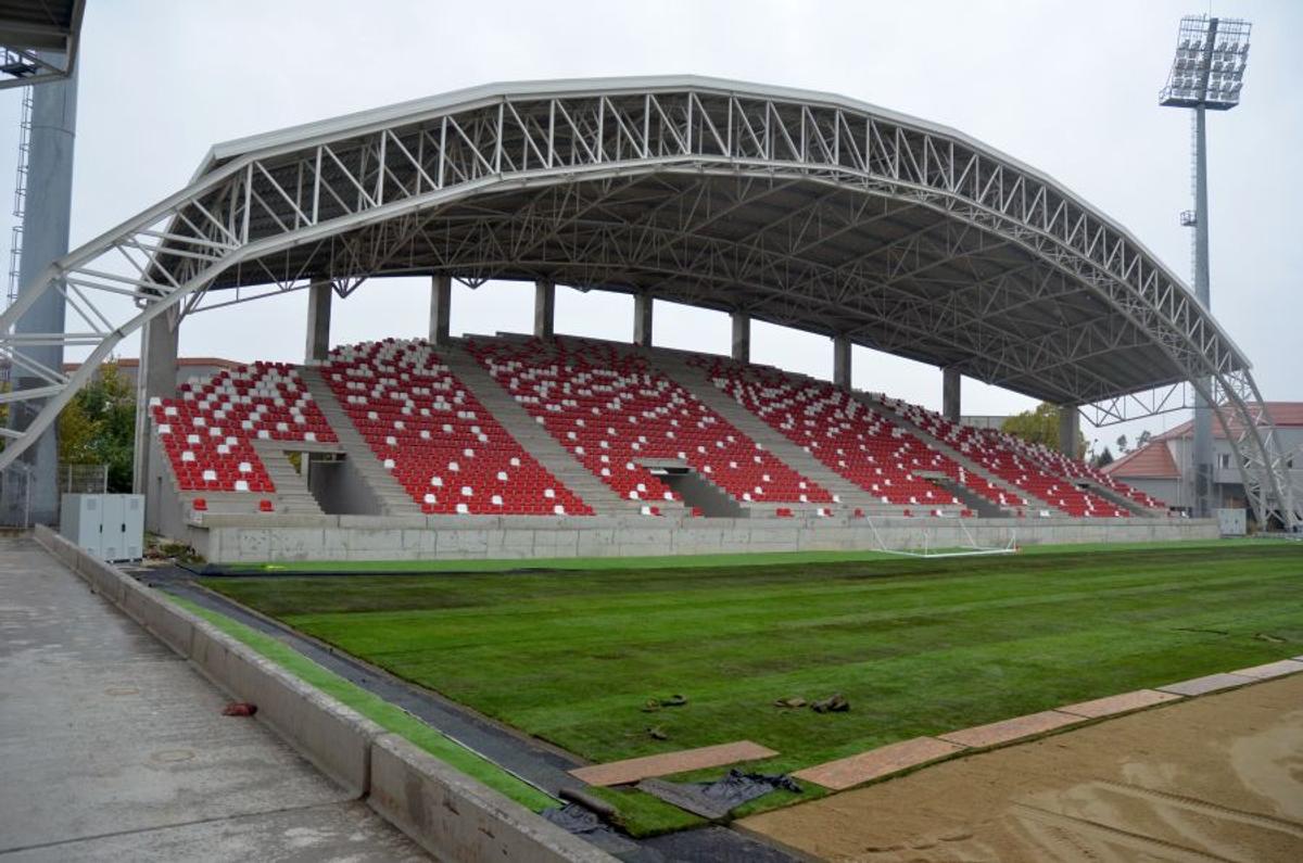 FOTO Gafă de proporții pe unul dintre noile stadioane! Muncitorii au refăcut totul + acuze dure: „Sunt sute de nereguli”