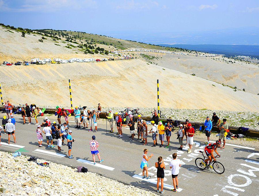 Mont Ventoux Cele mai nebune cățărări din ciclism. De pe Mont Ventoux pe Angliru, la o pantă de 24%: „O barbarie! Ce vor de la noi? Sânge?”