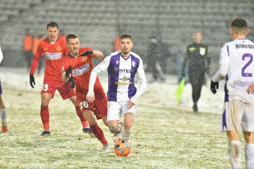 La începutul anului, cele două formații au remizat la Pitești, 0-0, pe un teren extrem de dificil
Foto: Imago