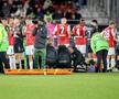 Bas Dost (34 de ani), atacantul lui NEC Nijmegen, s-a prăbușit în timpul meciului cu AZ Alkmaar. Jucătorul a fost resuscitat de medici chiar pe gazon. Foto: Imago