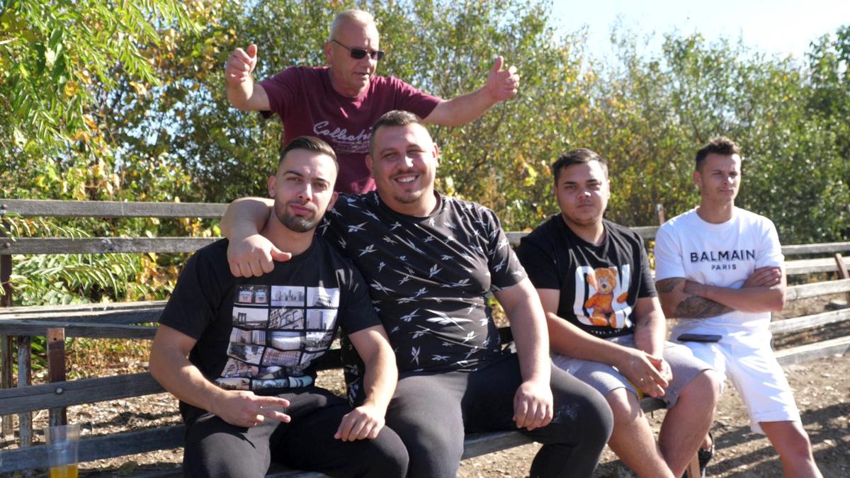 Scandal, urlete și amenințări » L-au „mușcat” pe Castor și a început haosul: „Băi țărane, vezi că la noi se merge pe stradă cu drujba pornită!”