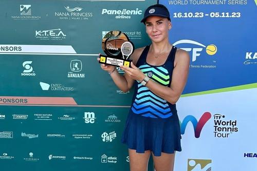Irina Bara cu trofeul de la Heraklion Foto Instagram