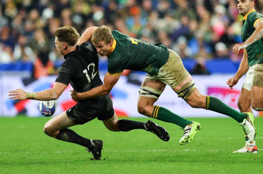 Pieter-Steph du Toit placându-l pe Jordie Barrett în finală Foto Imago Finala marjelor minuscule » Căpitanul Africii de Sud: „Nimic nu ne poate opri, ar trebui să veniți la noi în țară ca să înțelegeți”
