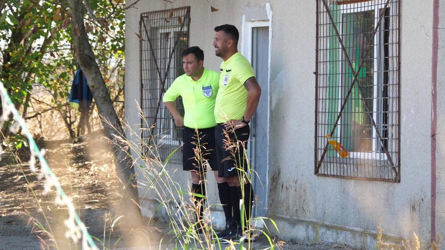 Scandal, urlete și amenințări » L-au „mușcat” pe Castor și a început haosul: „Băi țărane, vezi că la noi se merge pe stradă cu drujba pornită!”