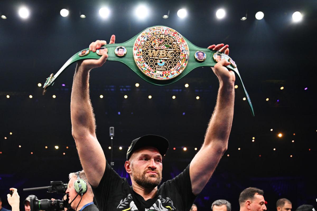 Aproape de un ȘOC istoric! Ngannou l-a trimis la podea pe Tyson Fury, dar a pierdut meciul! Decizie controversată a arbitrilor