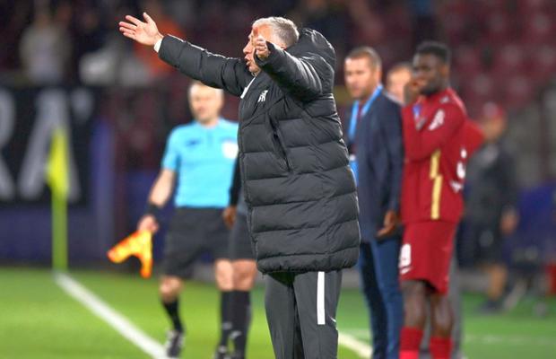 Dan Petrescu l-a făcut praf la interviu: „Nu are voie să facă așa ceva” + „Noi nu înțelegem realitatea. Mă enervează asta!”