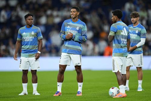 Olympique Lyon este foarte aproape să obțină împrumutul tânărului atacant brazilian Endrick (stânga, 19 ani) de la Real Madrid. Foto: Imago