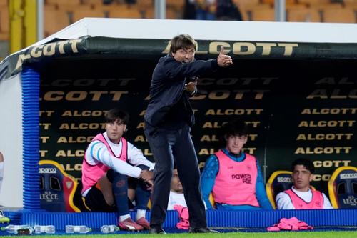 Antonio Conte a fost un car de nervi la Lecce, unde Napoli a învins chinuit marți cu 1-0 / Foto: Imago