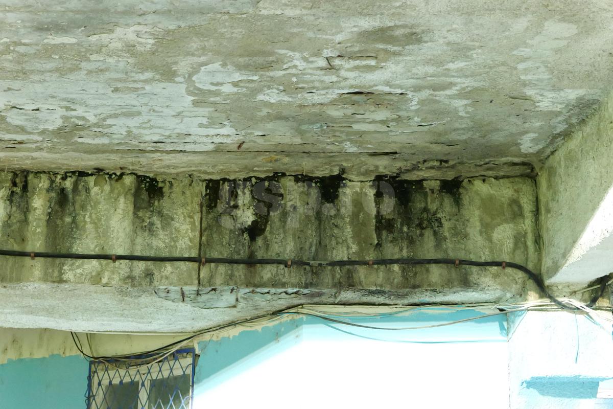 Ne-am întors în anii '90 » Imagini uluitoare de la Bistrița, înainte de Gloria - FCSB: fără scaune în tribune, iar peluza stă să CADĂ!