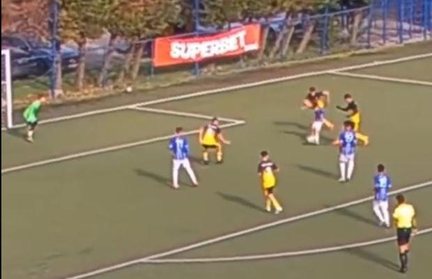 Țineți minte numele: noul puști-minune descoperit de Hagi e „Bombiță”, fiul lui Sabin Ilie! » Gol de senzație pentru Farul, cu procedeul lui Zidane!