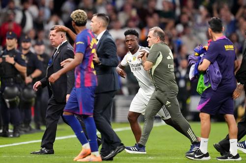 Vinicius, la finalul meciului cu Barcelona / Imago Images