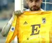 Claudiu Chindriș a afișat un tricoul al FCU Craiova pe „Ion Oblemenco”