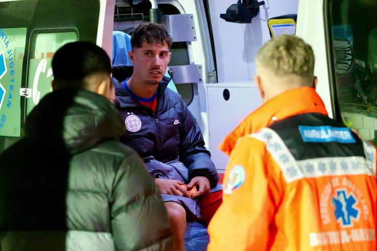 David Miculescu a ajuns la spital după accidentarea din Gloria Bistrița - FCSB, Cupa României. foto: Andrei Furnigă / GSP