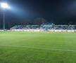Ne-am întors în anii '90 » Imagini uluitoare de la Bistrița, înainte de Gloria - FCSB: fără scaune în tribune, iar peluza stă să CADĂ!