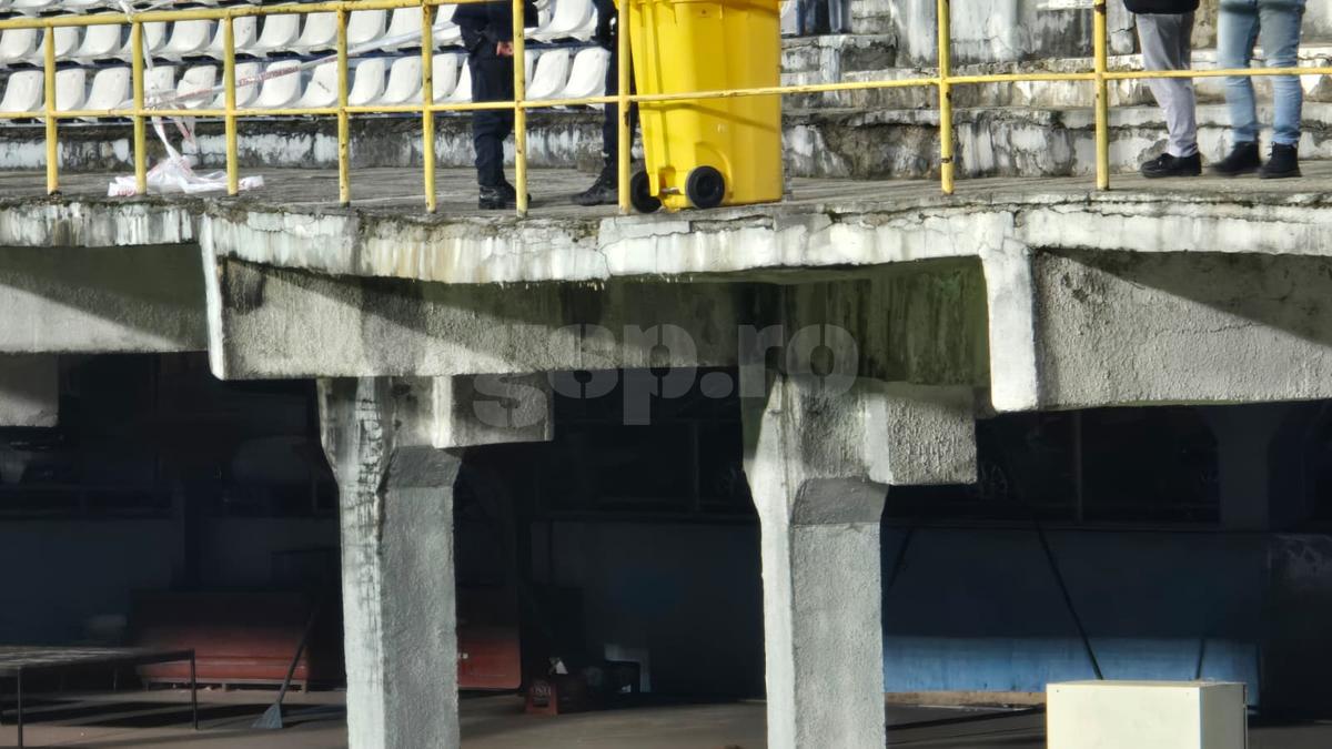 Ne-am întors în anii '90 » Imagini uluitoare de la Bistrița, înainte de Gloria - FCSB: fără scaune în tribune, iar peluza stă să CADĂ!