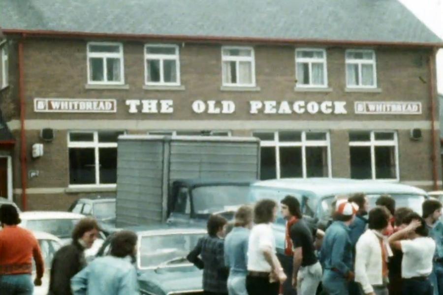 foto: barul care e afla lângă stadionul lui Leeds / FootTheBall Secretele din spatele celor mai curioase porecle ale echipelor din Premier League: de la „Geamgii”, la „Pensionari”