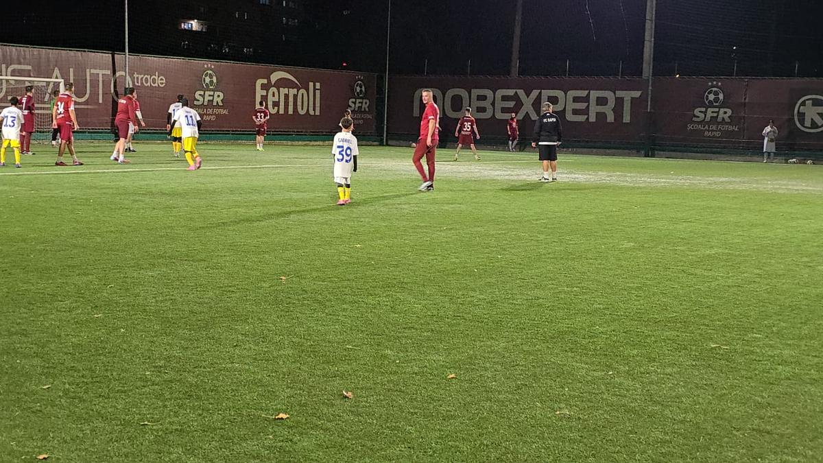 Victor Angelescu a făcut spectacol într-un amical: „Mai ușor că îi rupeți iar mâna!” / „Am vrut să dau gol”