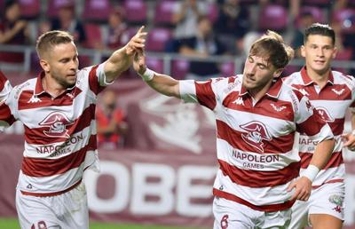 Se pregătește o plecare de la Rapid! Titularul intră în ultimele 6 luni de contract și are ofertele pe masă