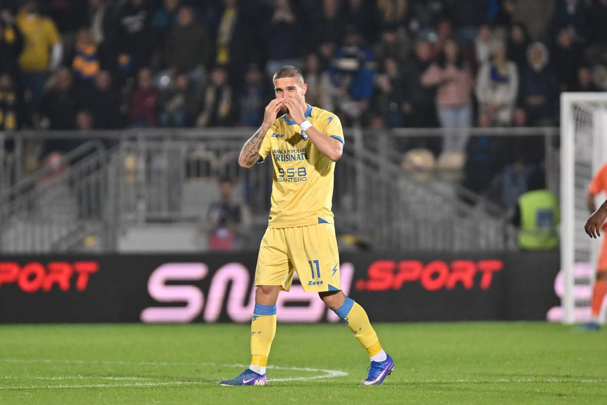 Daniel Bîrligea, „dublă” în Frosinone - Lecce // Foto: Imago Images