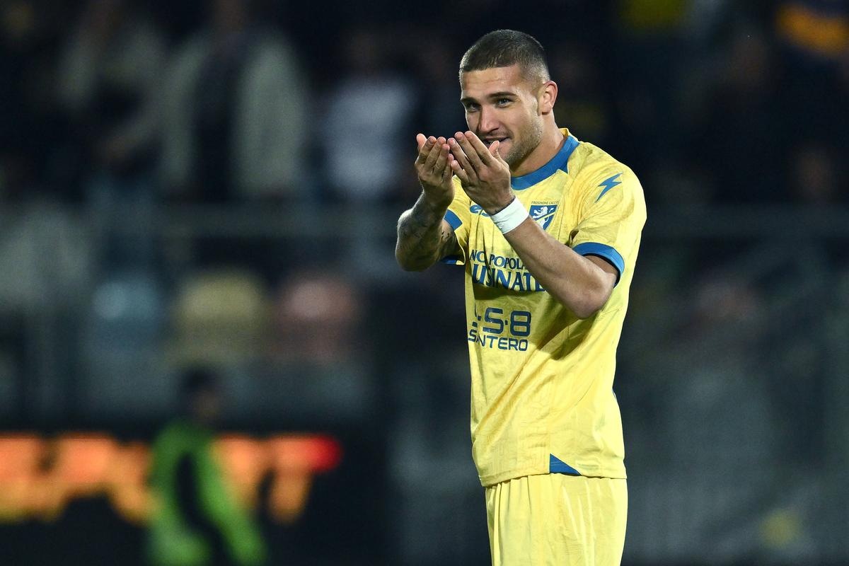 Daniel Bîrligea, „dublă” în Frosinone - Lecce // Foto: Imago Images