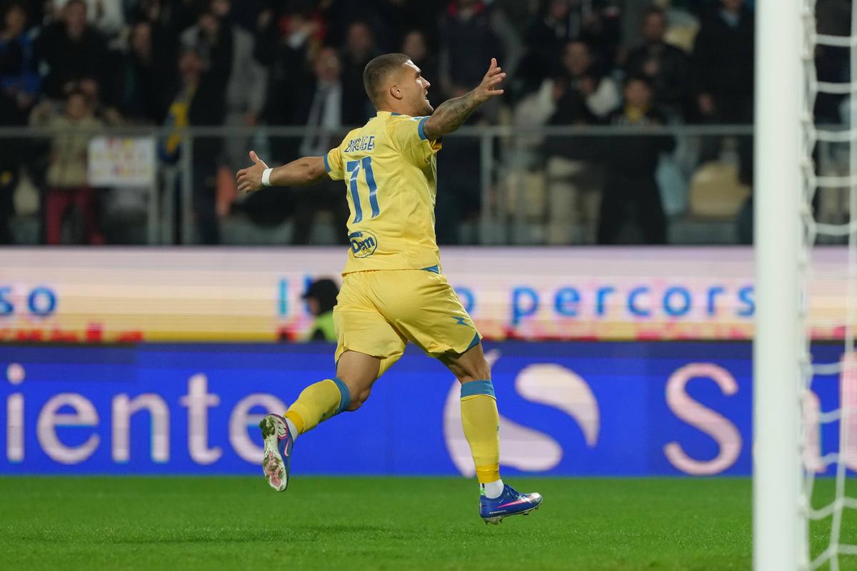 Daniel Bîrligea, „dublă” în Frosinone - Lecce // Foto: Imago Images