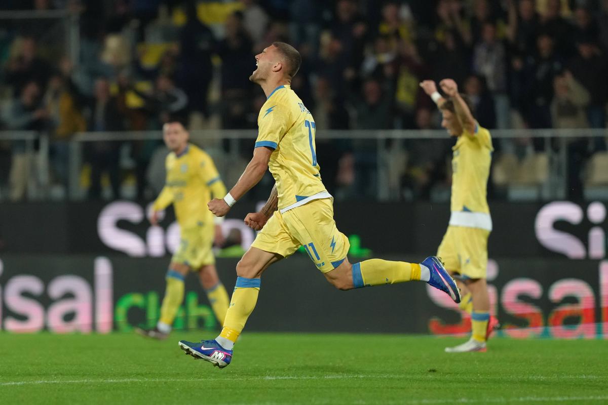 Daniel Bîrligea, „dublă” în Frosinone - Lecce // Foto: Imago Images