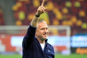 Reghecampf îi cere lui Becali să semneze acum cu fotbalistul!
