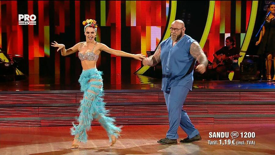 EXCLUSIV VIDEO „Sunt un moș nebun care luptă în cușcă”. Poveștile gigantului Sandu Lungu: culisele “Uite cine dansează”, detenția tatălui, palmele lui Vizer, de ce plânge imediat, de ce l-ar bate Ghiță, amintiri cu filme XXX