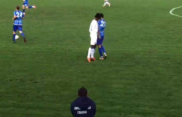 CRAIOVA II - PROGRESUL SPARTAC 1-2 // VIDEO Carlos Fortes, gest INEXPLICABIL! Și-a lovit violent un adversar și a fost eliminat direct