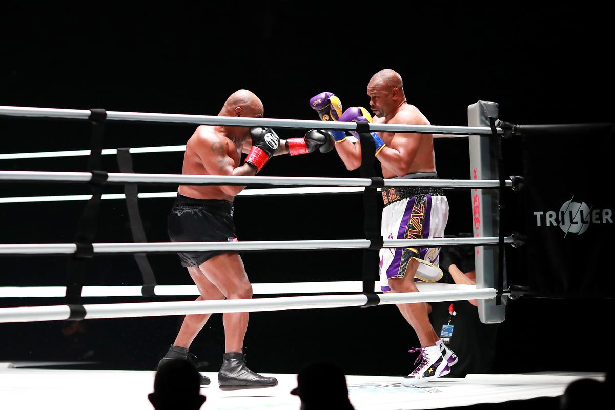 FOTO+VIDEO. Spectacol total în lupta dintre Mike Tyson și Roy Jones Jr. » Rezultat surprinzător: „Eu trebuia să câștig!”