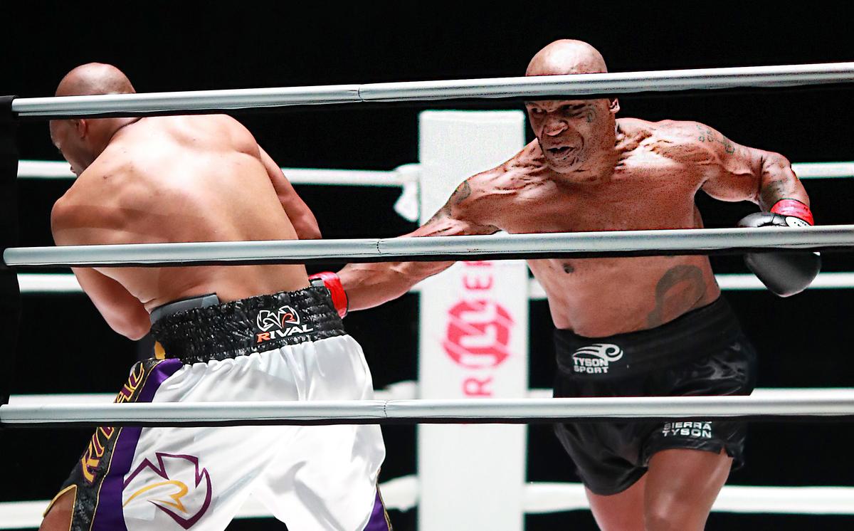 Un star american s-a amuzat pe seama veteranilor Mike Tyson şi Roy Jones Jr: „Parcă sunt doi unchi de-ai mei care se bat la un grătar”
