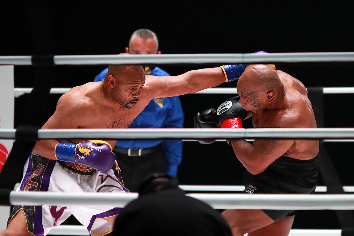 FOTO+VIDEO. Spectacol total în lupta dintre Mike Tyson și Roy Jones Jr. » Rezultat surprinzător: „Eu trebuia să câștig!”