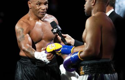 Ce au titrat publicațiile internaționale după lupta anului dintre Mike Tyson şi Roy Jones Jr. „Clasa lui a fost la acelaşi nivel ca pe vremuri”