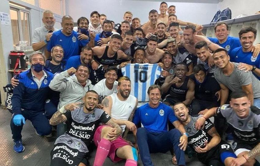 Gimnasia, ultima echipă antrenată de „El Pibe D'Oro”, a câștigat, scor 1-0, cu Velez Sarsfield, în prima partidă de la decesul lui Maradona.