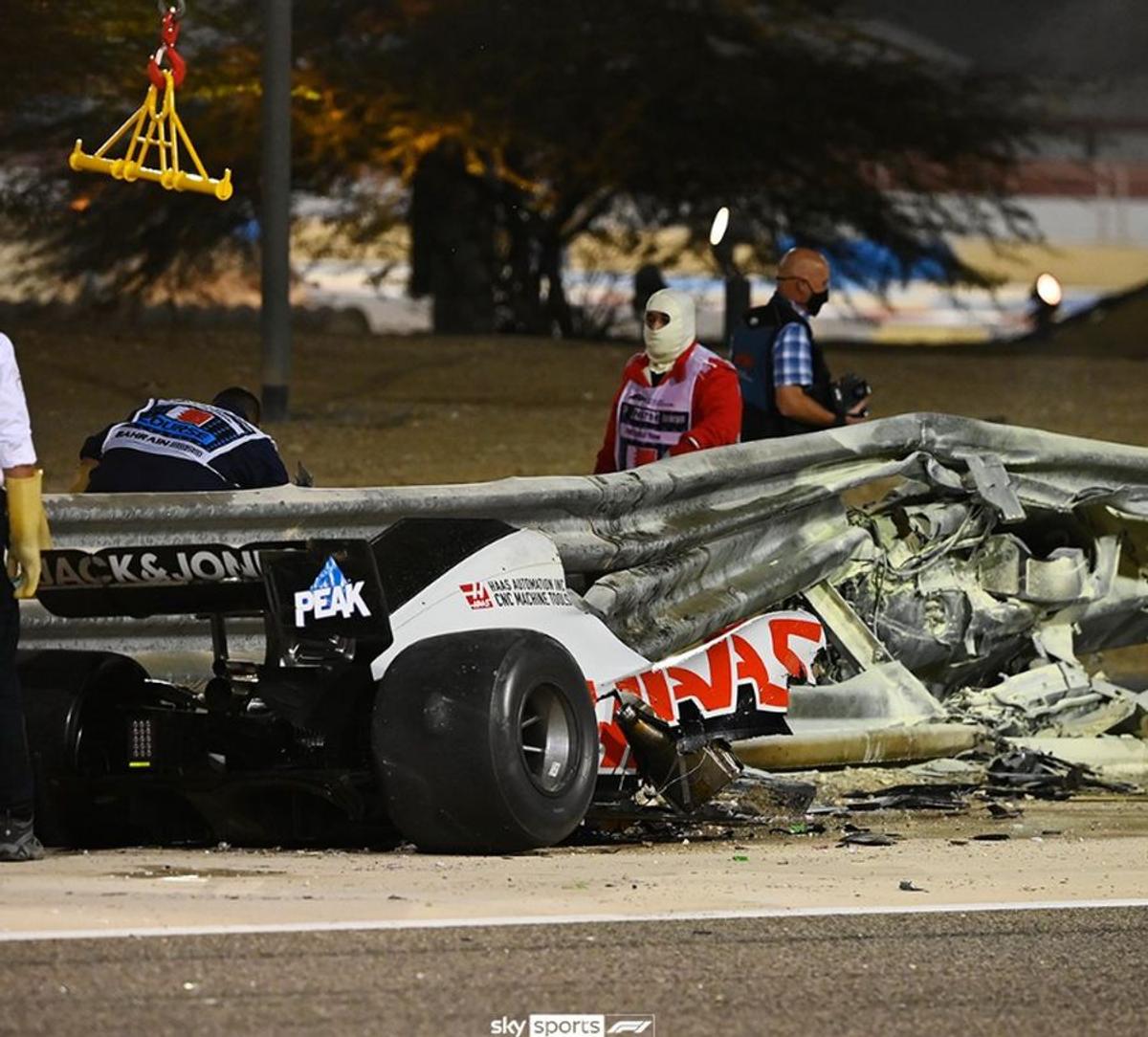 Lewis Hamilton, victorie la Bahrain, într-un Mare Premiu marcat de un incident grav: mașina lui Romain Grosjean a luat foc