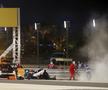 Lewis Hamilton, victorie la Bahrain, într-un Mare Premiu marcat de un incident grav: mașina lui Romain Grosjean a luat foc